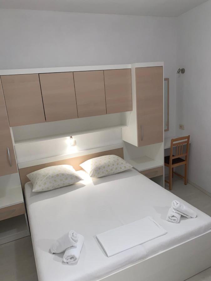 Apartments Center Baška Voda Exterior foto